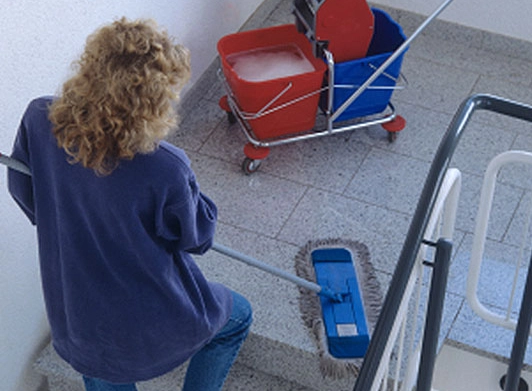 Schoonmaak van gemeenschappelijke ruimtes van gebouwen in Malines 2800