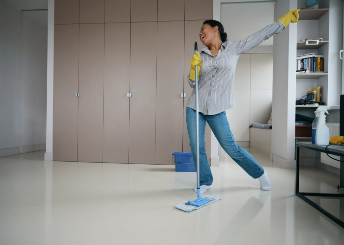 Schoonmaak van gemeenschappelijke ruimtes van gebouwen in BALEN 2490