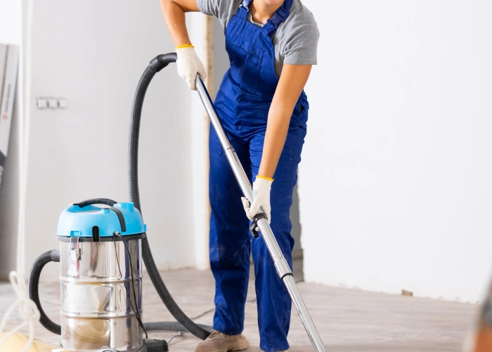 Schoonmaak van gemeenschappelijke ruimtes van gebouwen in Zemst 1980